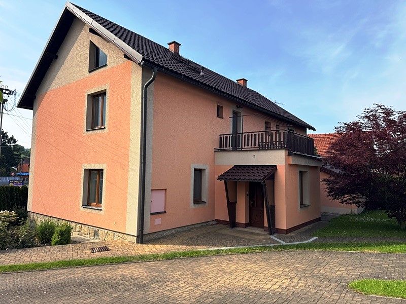 Prodej rodinného domu 250 m², pozemek 1429 m²